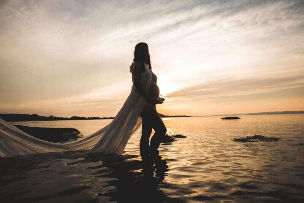 Бременна фотосесия на локация